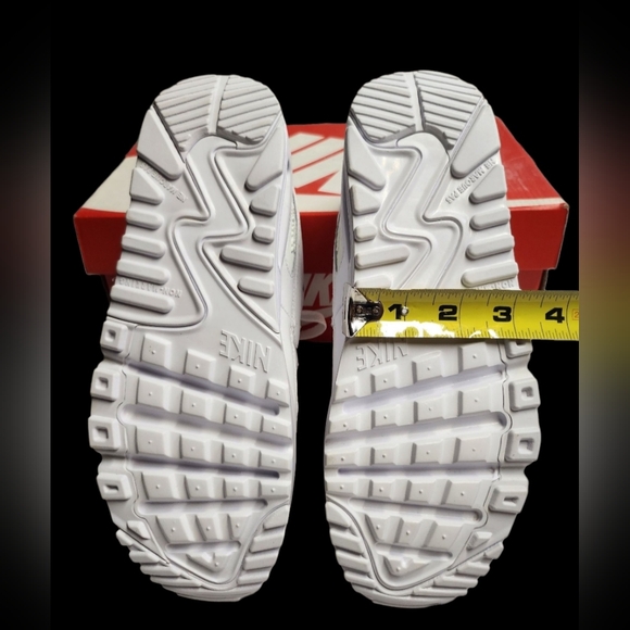 Boys Youth Nike Air Max 90 Leather (GS) Triple White Size 5.5Y - Picture 10 of 13